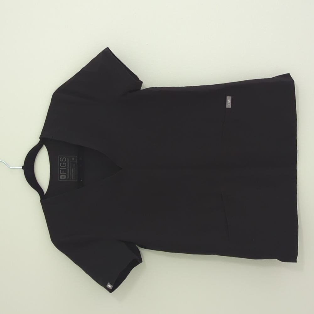 Figs 2 pocket scrub top